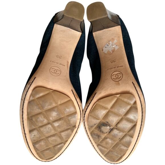 Chanel Vintage Blue Interlocking CC Logo Demin Pumps, IT 38/US8 - Picture 12 of 15